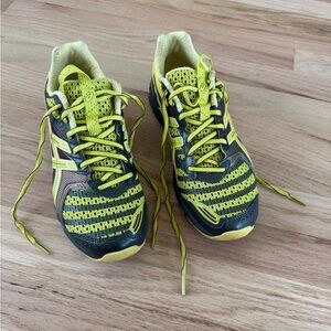 Asics DS Trainer 14 women’s size 8 Yellow and Black Running Shoes